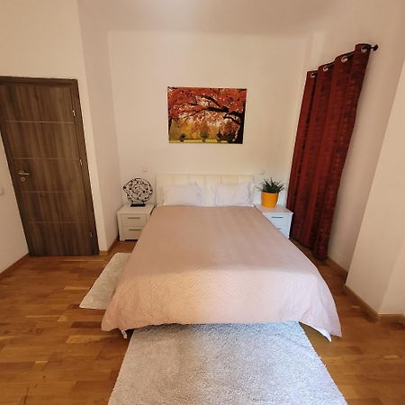 Anastasia Balcescu Apart 4 Self Check In Code From 2Pm Kitchen And Bedroom Bukarest Eksteriør billede
