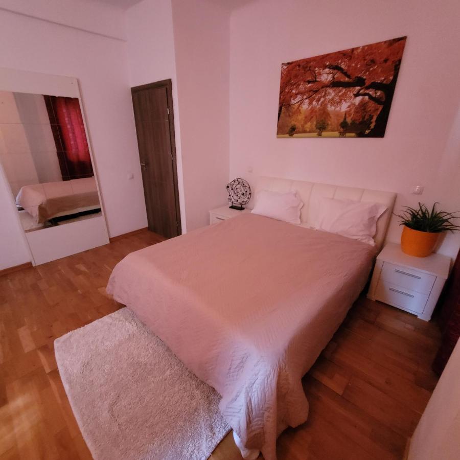 Anastasia Balcescu Apart 4 Self Check In Code From 2Pm Kitchen And Bedroom Bukarest Eksteriør billede