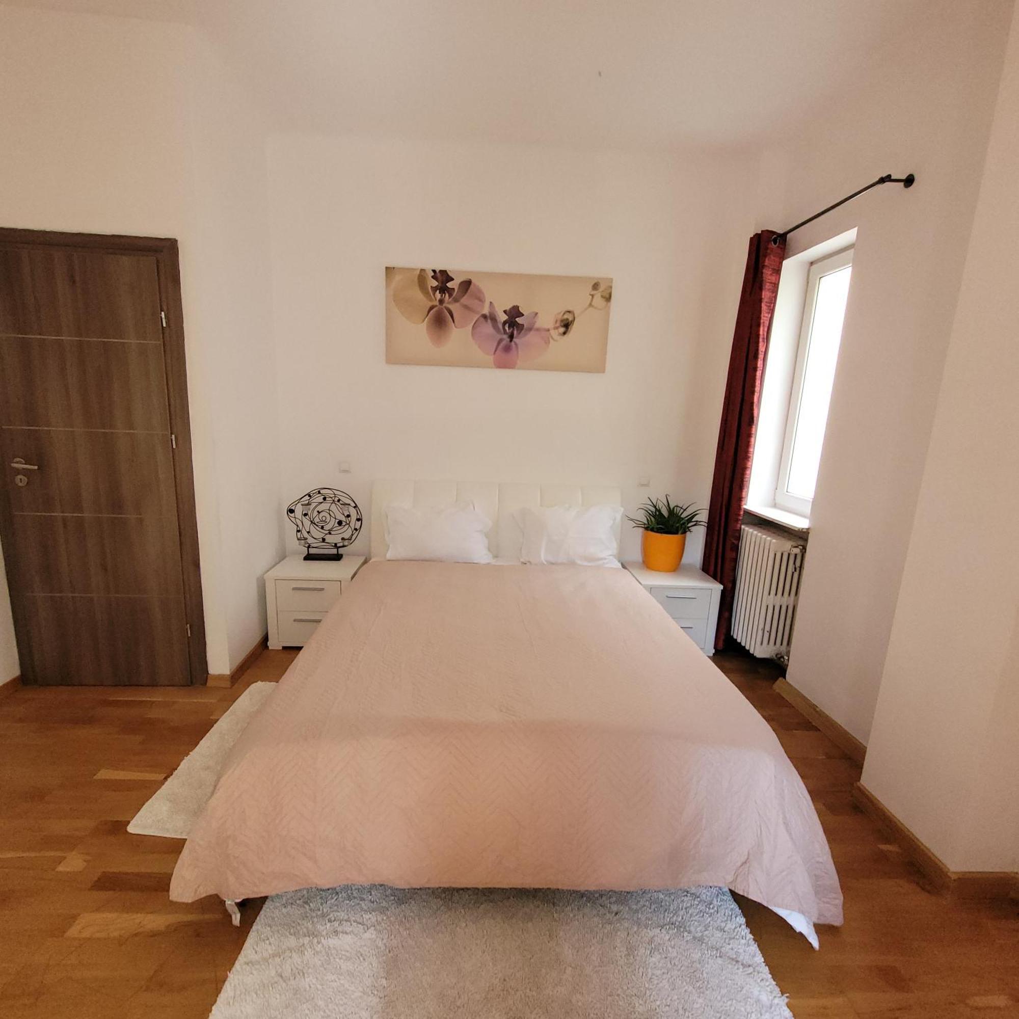 Anastasia Balcescu Apart 4 Self Check In Code From 2Pm Kitchen And Bedroom Bukarest Eksteriør billede
