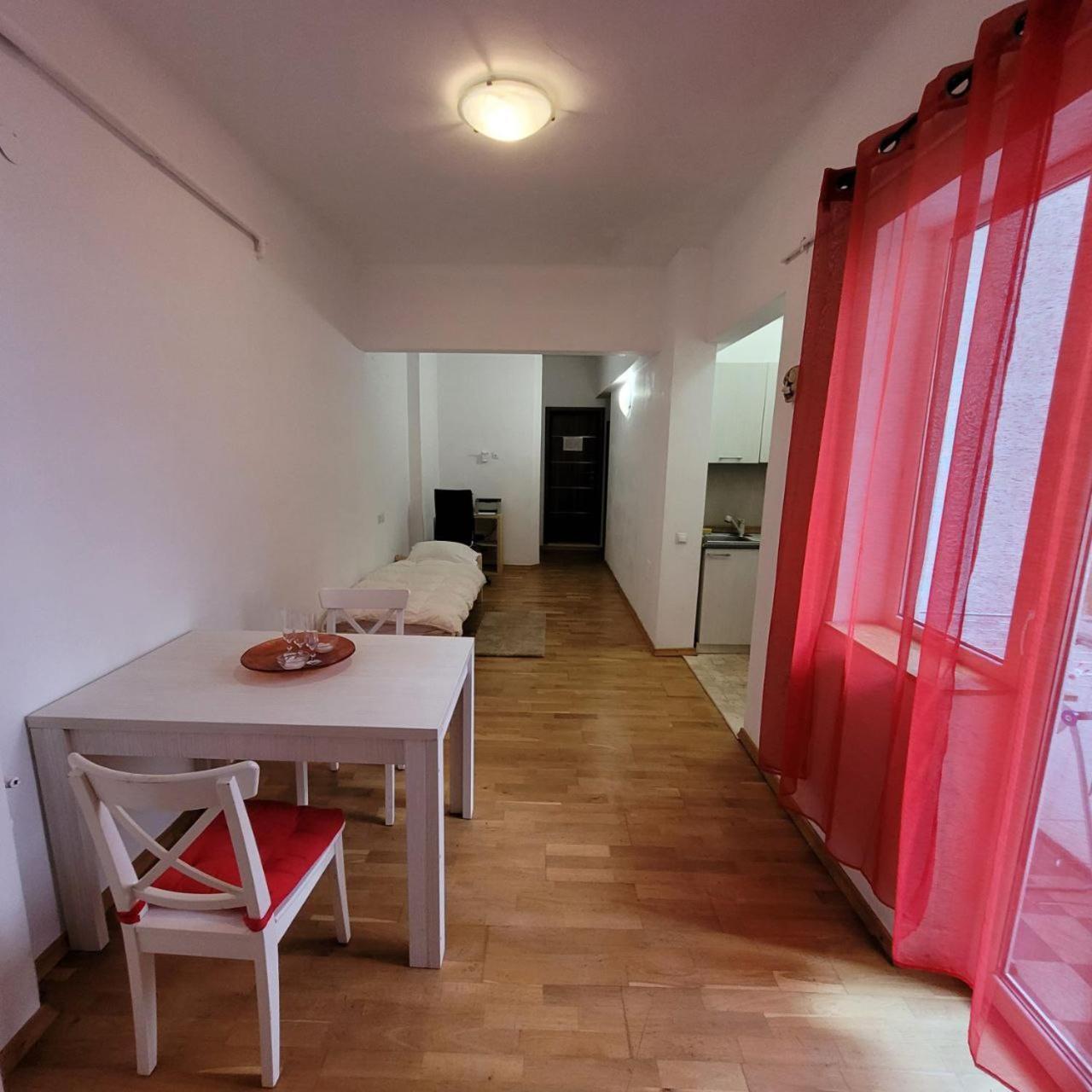 Anastasia Balcescu Apart 4 Self Check In Code From 2Pm Kitchen And Bedroom Bukarest Eksteriør billede