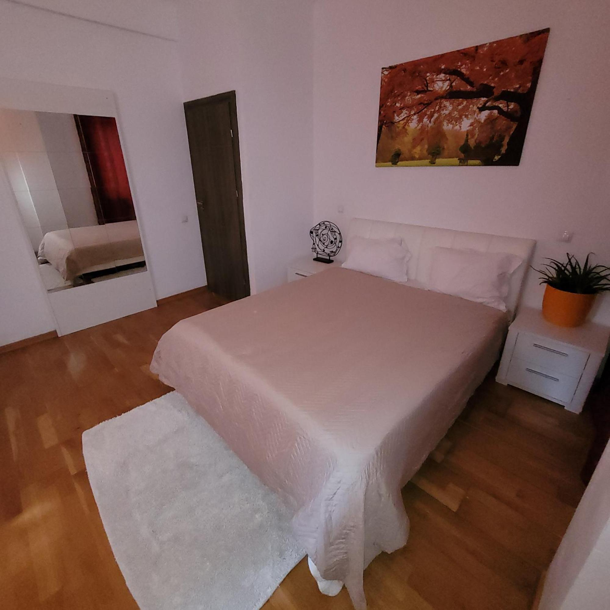 Anastasia Balcescu Apart 4 Self Check In Code From 2Pm Kitchen And Bedroom Bukarest Eksteriør billede